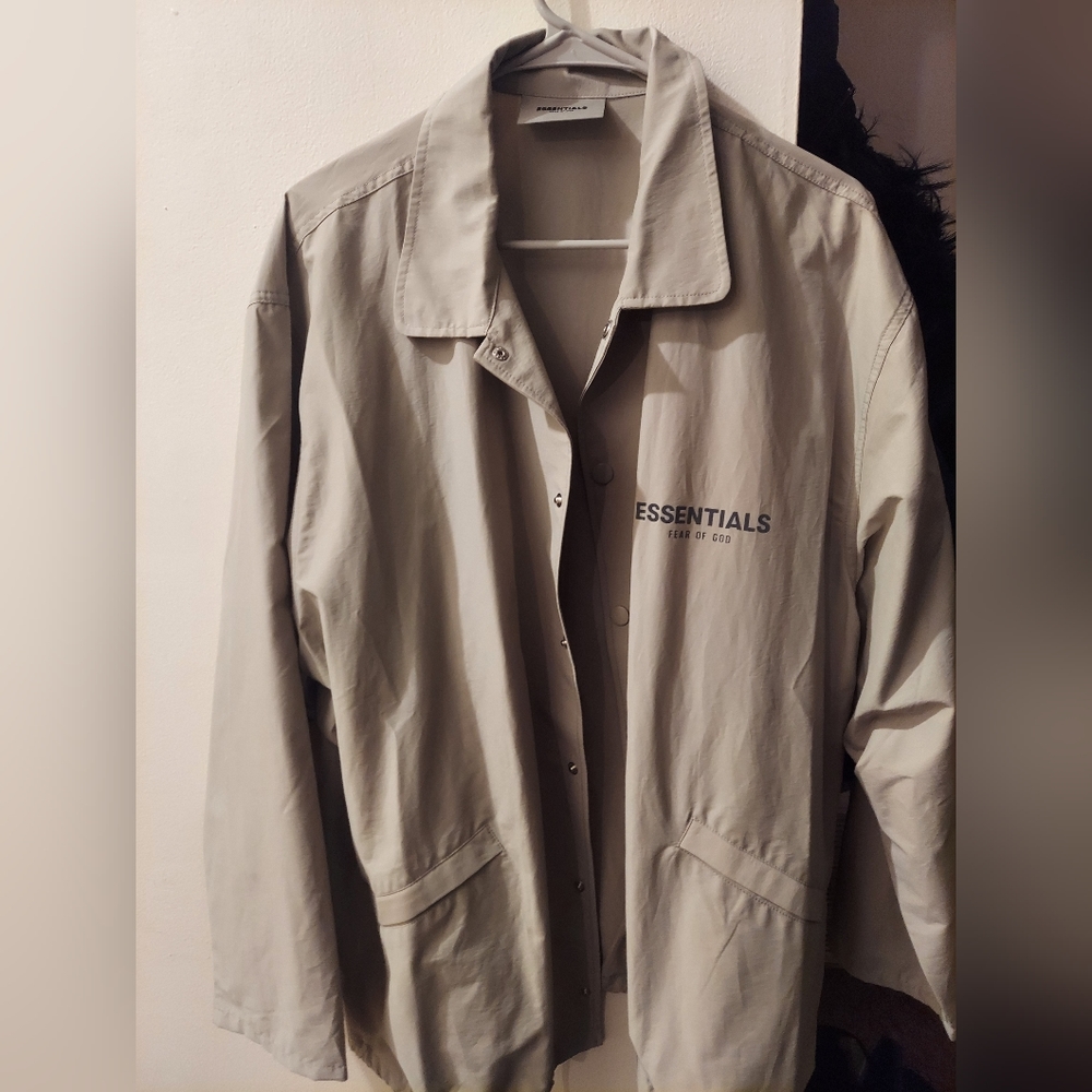 ESSENTIALS Fear of God oat coaches jacket mens medium